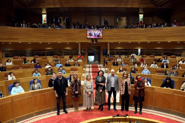 A vicepresidenta 1ª do Parlamento de Galicia, Elena Candia, preside o X Foro Infantil Unicef-Parlamento de Galicia no que participan representantes dos consellos locais de participación infantil e adolescente de Moeche, Teo, Ames, Viveiro, Moaña, Ponteare